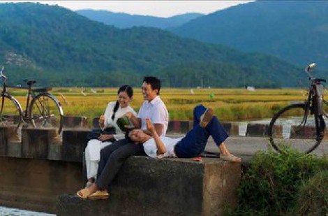 Ngày xưa có một chuyện tình: tình yêu đan xen tình bạn, tình người