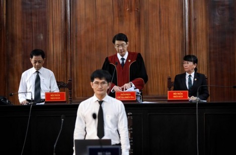 Ngọc Trinh khai gì tại tòa?