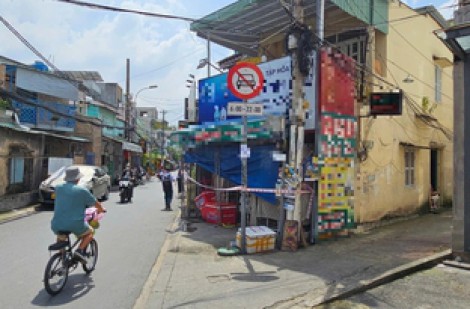 Người đàn ông tử vong trong tư thế treo cổ ở tiệm tạp hóa