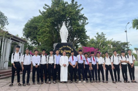 Người nâng bước những mảnh đời lầm lỡ