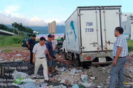 Nhiều vụ đổ trộm rác thải, xà bần ở Đà Nẵng