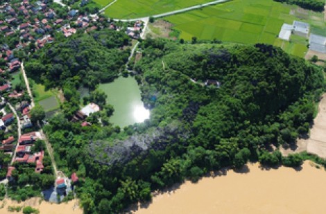 Những ngọn núi thiêng: Núi Tam Thai, nơi thần Trống Đồng ngự trị