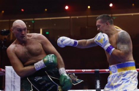 Oleksandr Usyk: Bỏ bóng đá theo quyền anh để thoát nghèo