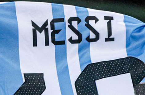 Paraguay công bố luật ‘chống Messi’, HLV Scaloni giải bài toán lực lượng
