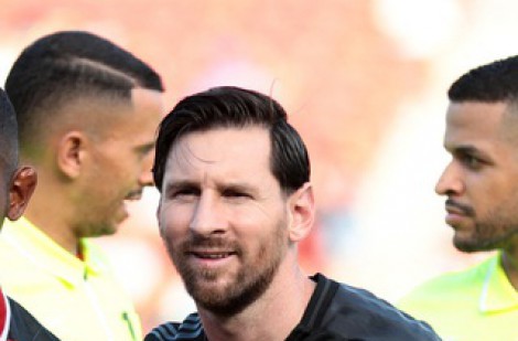Phản ứng của HLV Mascherano và Messi sau phát biểu gây sốc của Ronaldo
