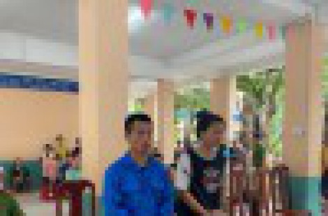 Phạt tù đôi vợ chồng ‘làm xiếc’ xe máy trên đèo Hải Vân