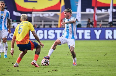 Phía sau thất bại của đội tuyển Argentina, chờ cú hích Messi