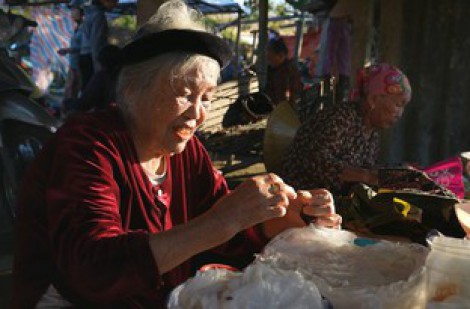 Phóng sự về Mẹ VN anh hùng Trần Thị Huyến