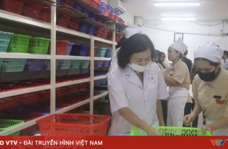 Phòng tránh ngộ độc thực phẩm khi thời tiết giao mùa