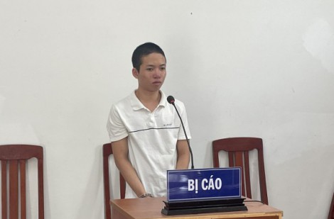 Phú Yên: Nhậu say, chém hàng xóm, bị tuyên phạt 8 năm tù