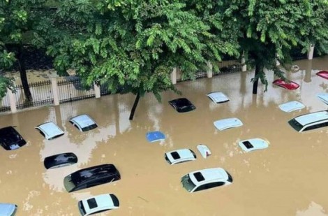Quá nhiều ô tô ngập nước, yêu cầu bảo hiểm phải bồi thường