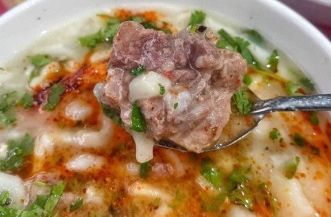 Quán cháo canh nổi tiếng Thành Vinh: Chưa đến 8h sáng đã hết veo