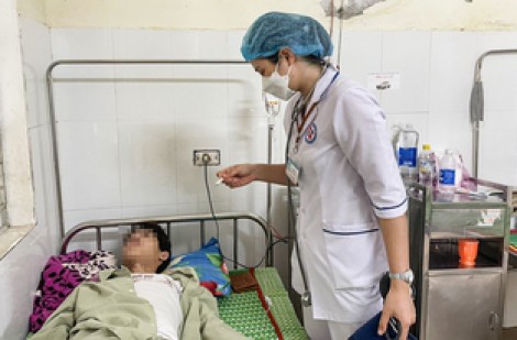 Quảng Ngãi: 6 người nhập viện nghi ngộ độc thực phẩm sau khi ăn bánh mì