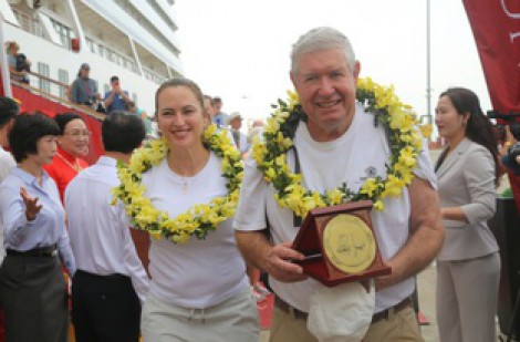 Quảng Ninh đón khách du lịch quốc tế thứ 3 triệu