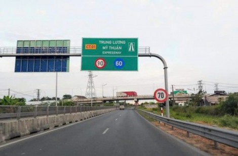 Rất cần đèn chiếu sáng ban đêm trên các tuyến đường cao tốc