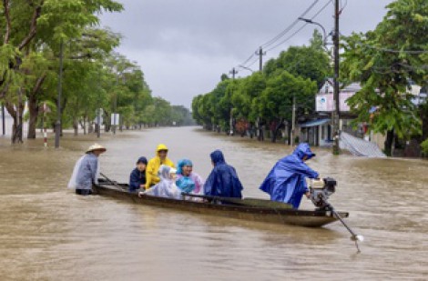Rời đi hay ở lại sau lũ?