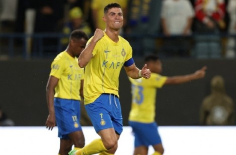 Ronaldo bày tỏ cảm xúc khi ghi cú đúp cho Al Nassr vào chung kết King Cup