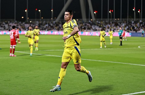 Ronaldo nhận mưa lời khen, Barcelona và Atletico Madrid tạo trận đấu ‘điên rồ’