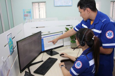 Sản phụ sinh non trên ô tô, gia đình cầu cứu 115 TP.HCM