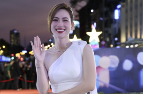 Sao Việt khoe dáng trên thảm đỏ Liên hoan phim Quốc tế TPHCM
