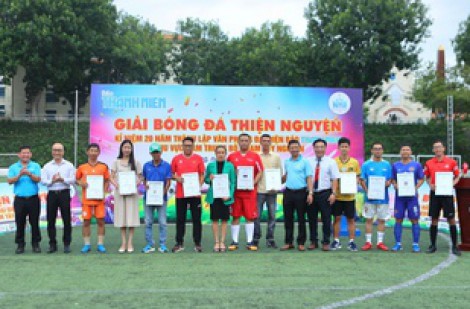 Sôi nổi, gay cấn tại giải bóng đá thiện nguyện Báo Thanh Niên