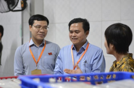 TP.HCM giám sát công ty chế biến suất ăn sau nhiều ca ngộ độc thực phẩm trên cả nước