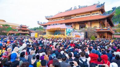 TP.Uông Bí tiếp tục đề nghị chùa Ba Vàng báo cáo việc quản lý tiền công đức
