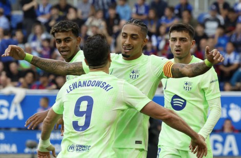 Tam tấu Lewandowski - Raphinha - Yamal vô đối ở châu Âu: Đưa Barcelona bay cao