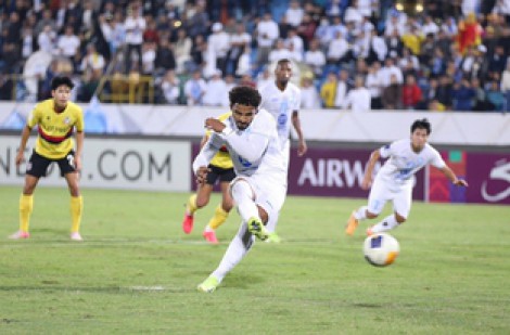 ”Tây hóa” đội tuyển quốc gia, có gì xấu!