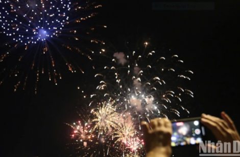 Thành phố Hồ Chí Minh tổ chức chuỗi hoạt động chào mừng 50 năm đất nước thống nhất