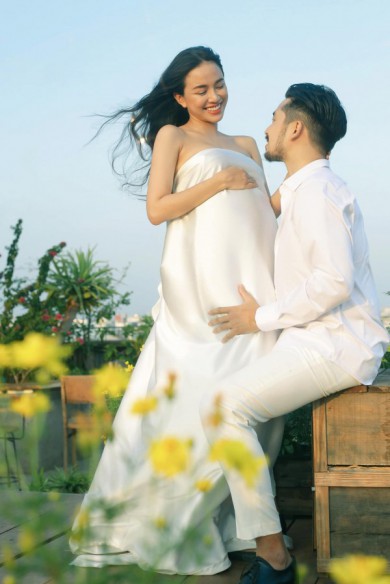 Thiên Nga (The Face) mang thai 6 tháng, công khai bạn trai Việt kiều