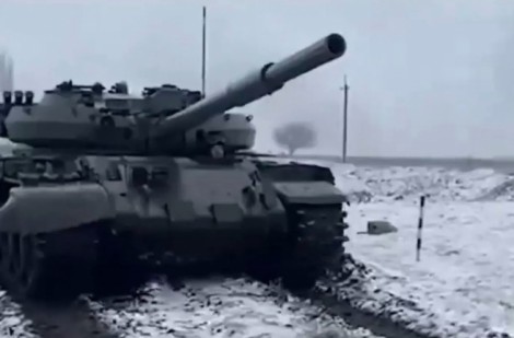 Thực tế chiến trường đằng sau việc Ukraine trang bị xe tăng cũ cho lữ đoàn mới