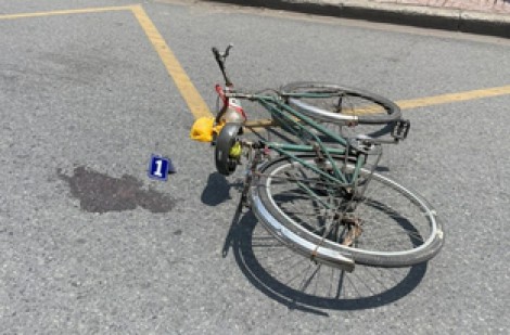 Tìm thân nhân người đàn ông tử vong cạnh xe đạp ở Q.Bình Thạnh