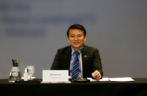 Tổng thư ký AFF cùng lãnh đạo FAT đã đến trụ sở VFF, cùng giải quyết sự cố sai Quốc kỳ