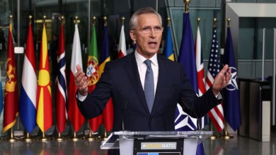 Tổng thư ký Stoltenberg: NATO sẽ vẫn là một khối phòng thủ