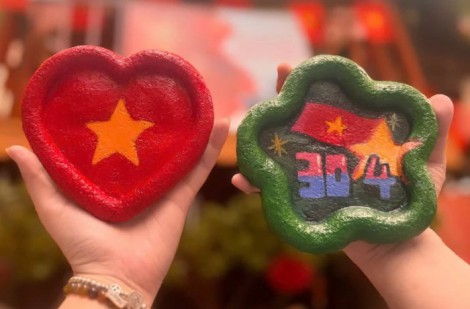 Tràn ngập vật phẩm trang trí đại lễ 30.4