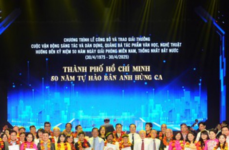 Trao giải cuộc vận động sáng tác 'TP.HCM - 50 năm tự hào bản anh hùng ca'