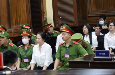 Trích xuất Nguyễn Phương Hằng ra xét xử phúc thẩm, nhưng tòa hoãn xử