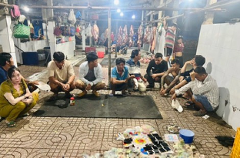 Triệt phá tụ điểm đánh bạc trong lò mổ có gắn hệ thống báo động