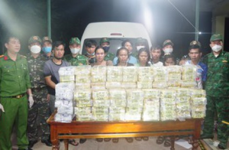 Vận chuyển 100 kg ma túy, 5 người Lào bị khởi tố