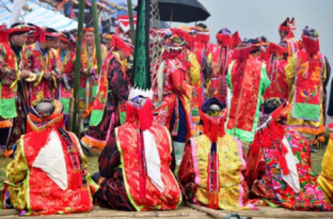 Về miền Dao ăn cỗ tết