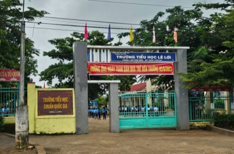 Vụ điều chuyển giáo viên tiếng Anh ở Đắk Lắk: Phê bình Trưởng phòng Nội vụ huyện