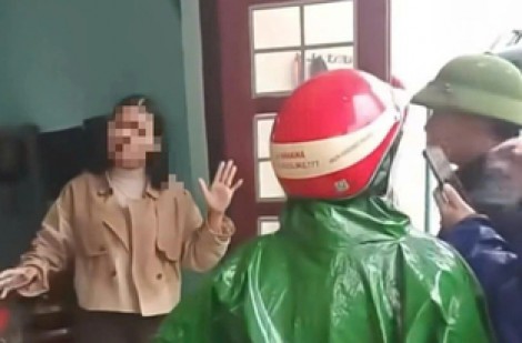 Vụ nghi ngộ độc thực phẩm: Phụ huynh phản ứng khi phó hiệu trưởng xuất hiện tại trường
