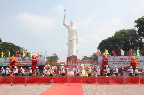 Xây dựng nhà lưu niệm Võ Văn Tần, Võ Văn Ngân