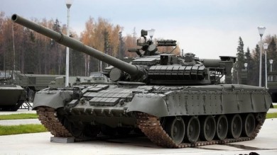 Xe tăng T-80BV của Nga ồ ạt khai hỏa phá hủy công sự Ukraine
