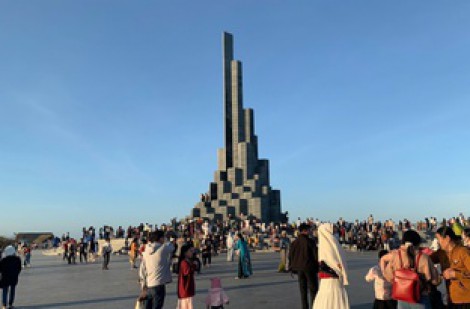 Xem xét lại việc quản lý tháp Nghinh Phong sau vụ 'khiếm nhã với du khách'