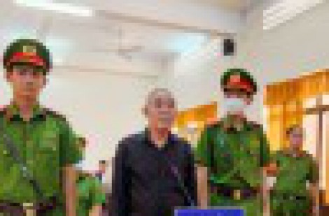 Xét xử vụ án giết bạn nhậu, cướp tài sản rồi đốt luôn nhà