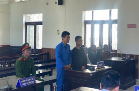 Xét xử vụ anh đâm chết em ruột tại Kon Tum
