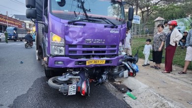 Đà Lạt: Tai nạn liên hoàn giữa ô tô và 2 xe máy, 3 người nhập viện