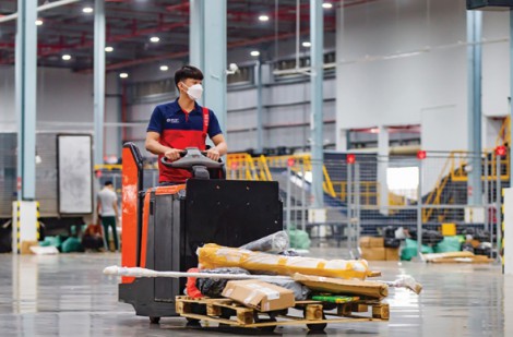 Đẩy nhanh “xanh hóa” ngành logistics